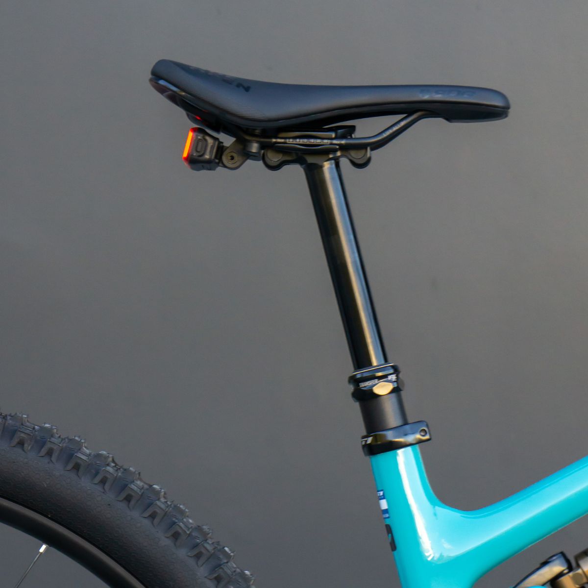 KNOG BLINDER LINK SADDLE MOUNT REAR BIKE LIGHT