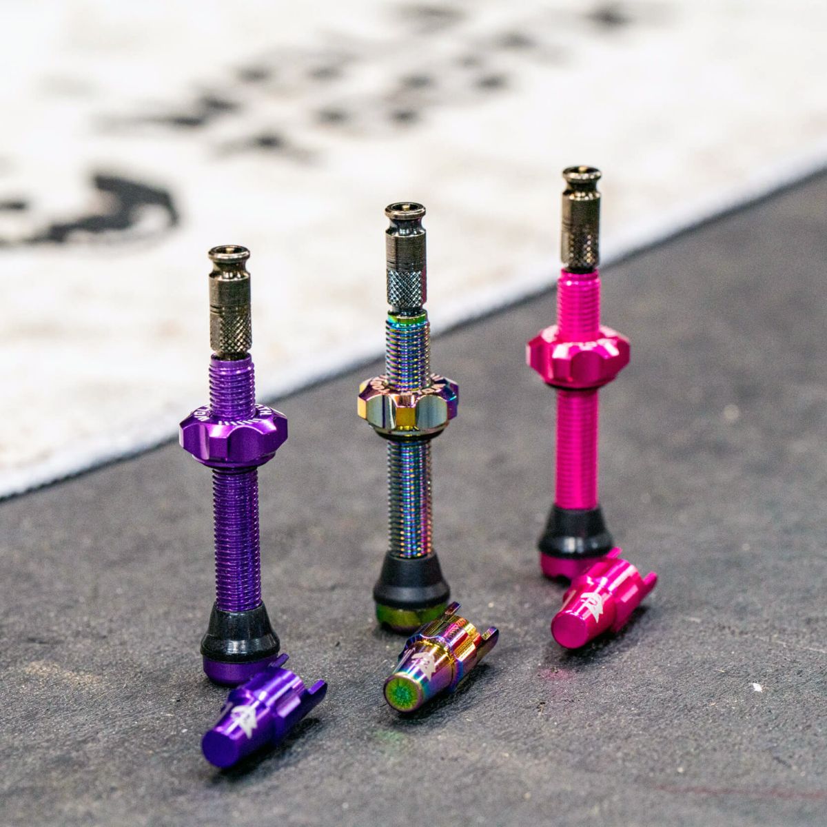 WOLF TOOTH - TUBELESS VALVE STEM KIT FOR CLIK VALVE