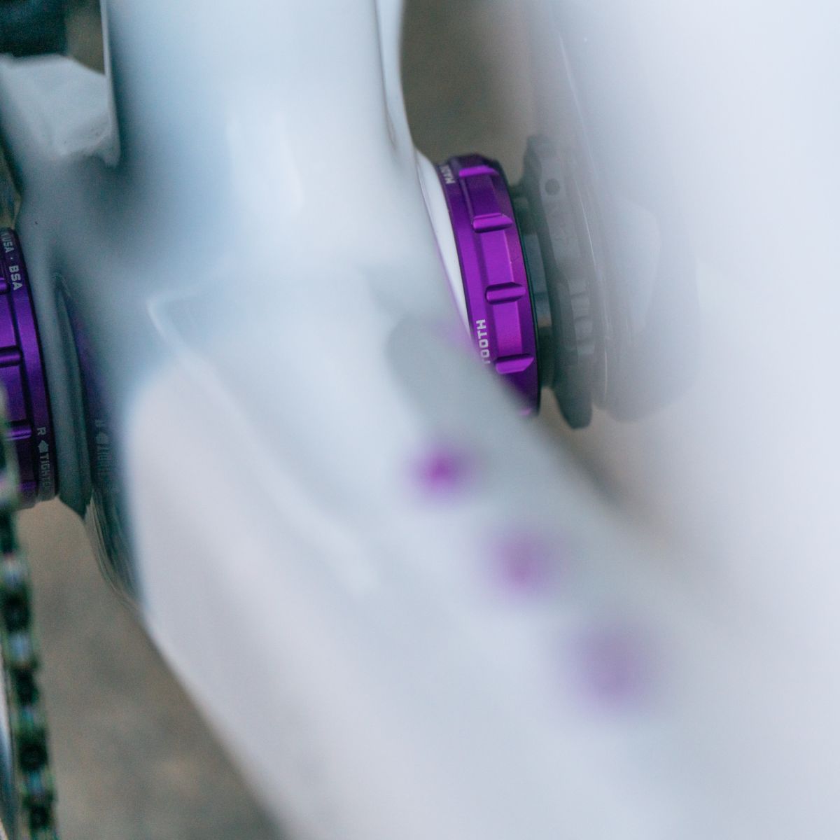 WOLF TOOTH BOTTOM BRACKET - BSA THREADED - 24MM SPINDLE