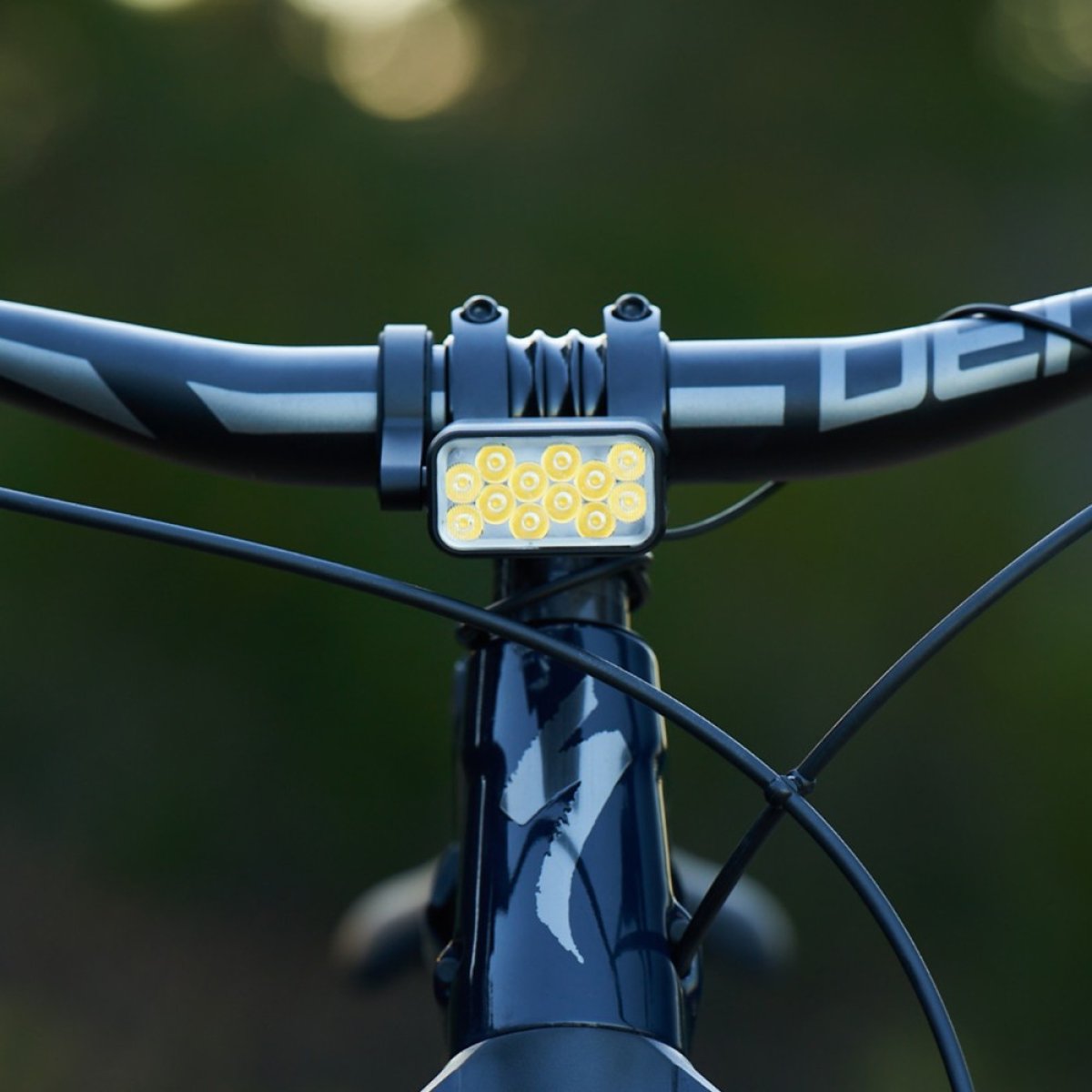 KNOG BLINDER X 2300 FRONT LIGHT - WITH BATTERY
