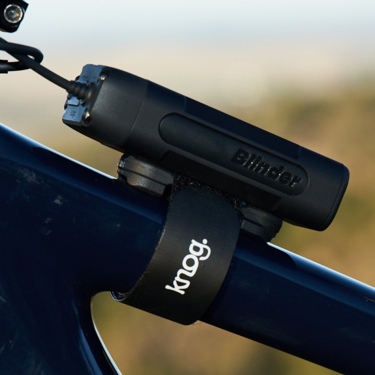 KNOG BLINDER X 2300 FRONT LIGHT - WITH BATTERY