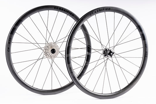 Classified CF R35 Wheelset with Powershift Hub