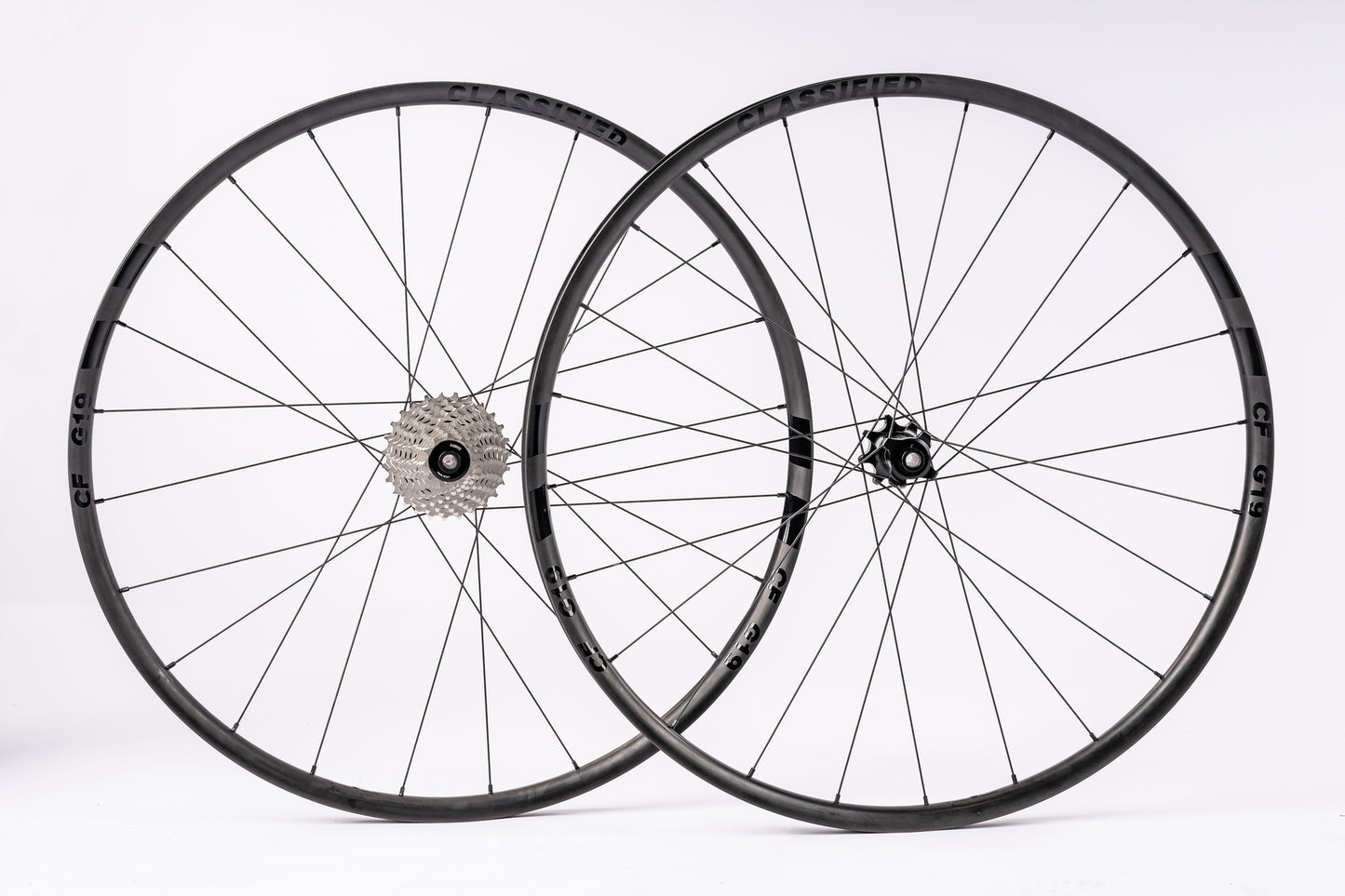 Classified CF G30 Wheelset with Powershift Hub