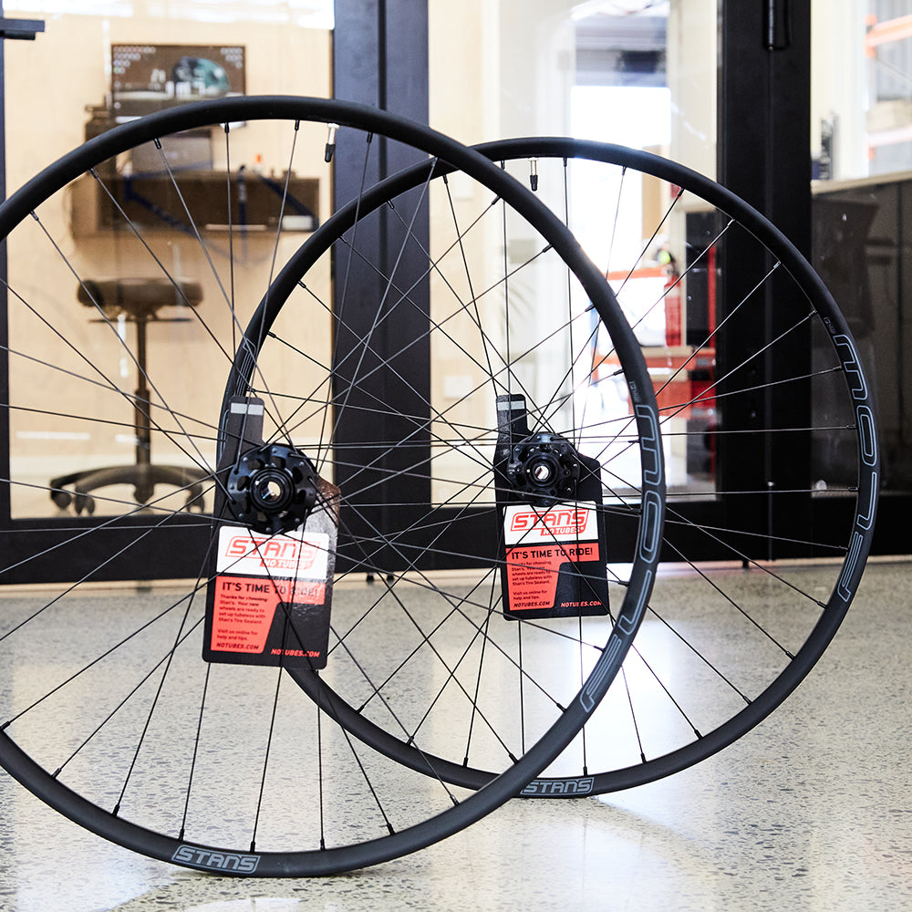 FLOW EX3 ON M-PULSE MTB WHEELS