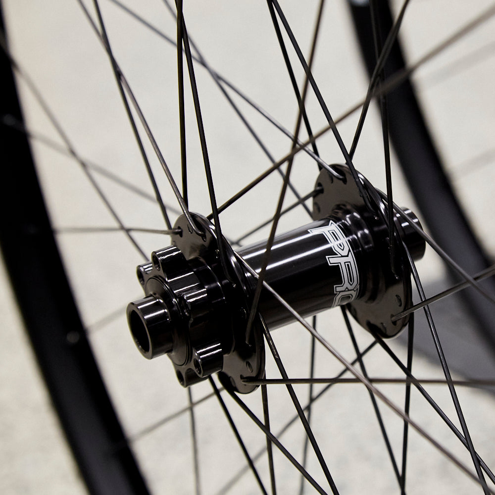 FLOW EX3 ON HOPE PRO 5 MTB WHEELS