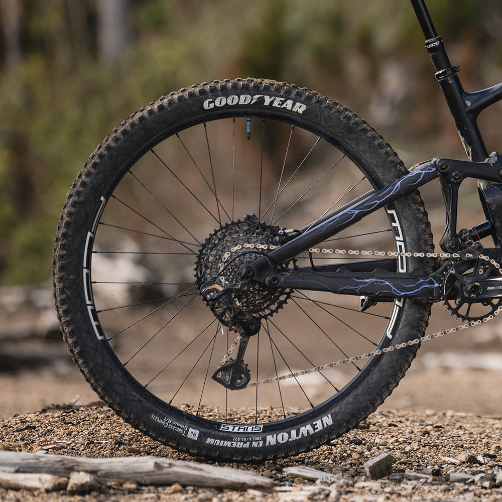 FLOW EX3 ON CHRIS KING MTB WHEELS