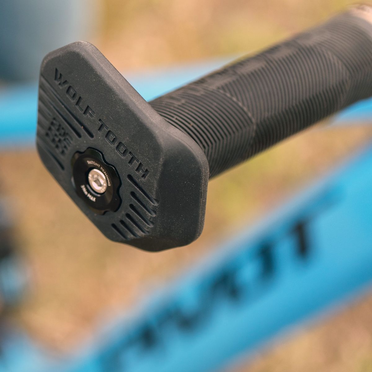 WOLF TOOTH - LOCKED-IN BAR ENDS