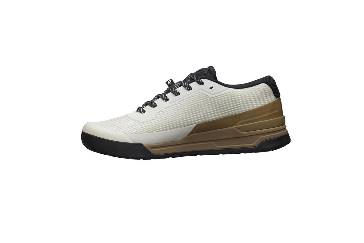 hellion-white-2-5000x3335-2caf6d18-ab01-4527-b5c6-