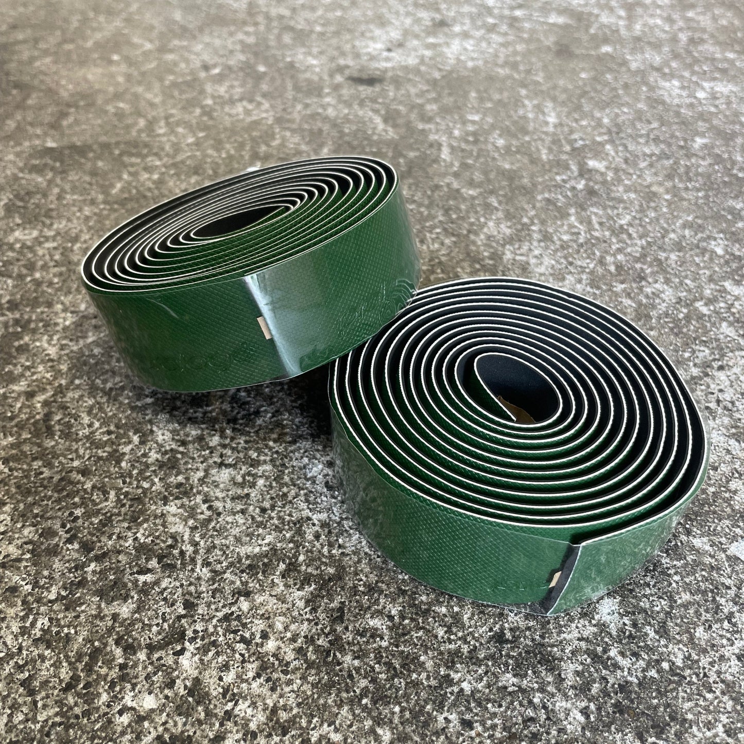 Prologo Dimension AGX, Tirox saddle and bartape from Cannondale.