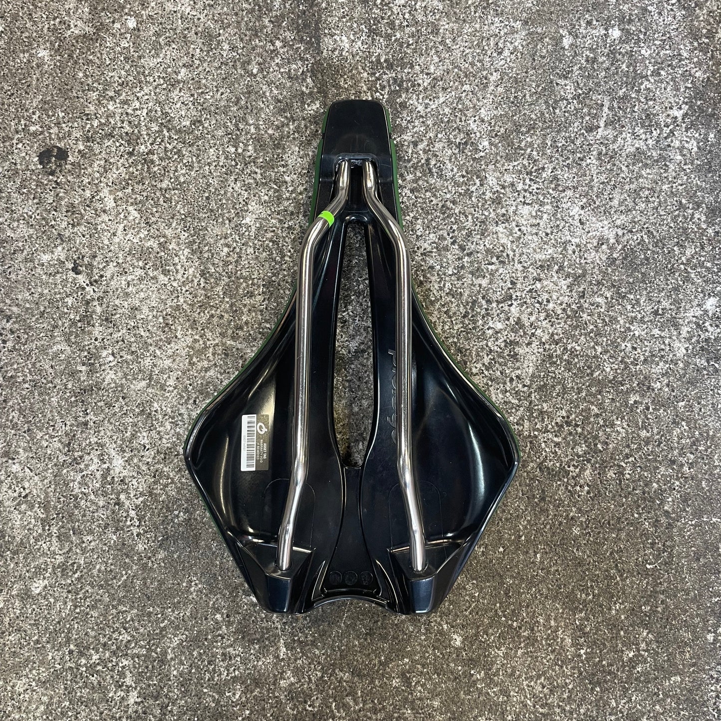 Prologo Dimension AGX, Tirox saddle and bartape from Cannondale.