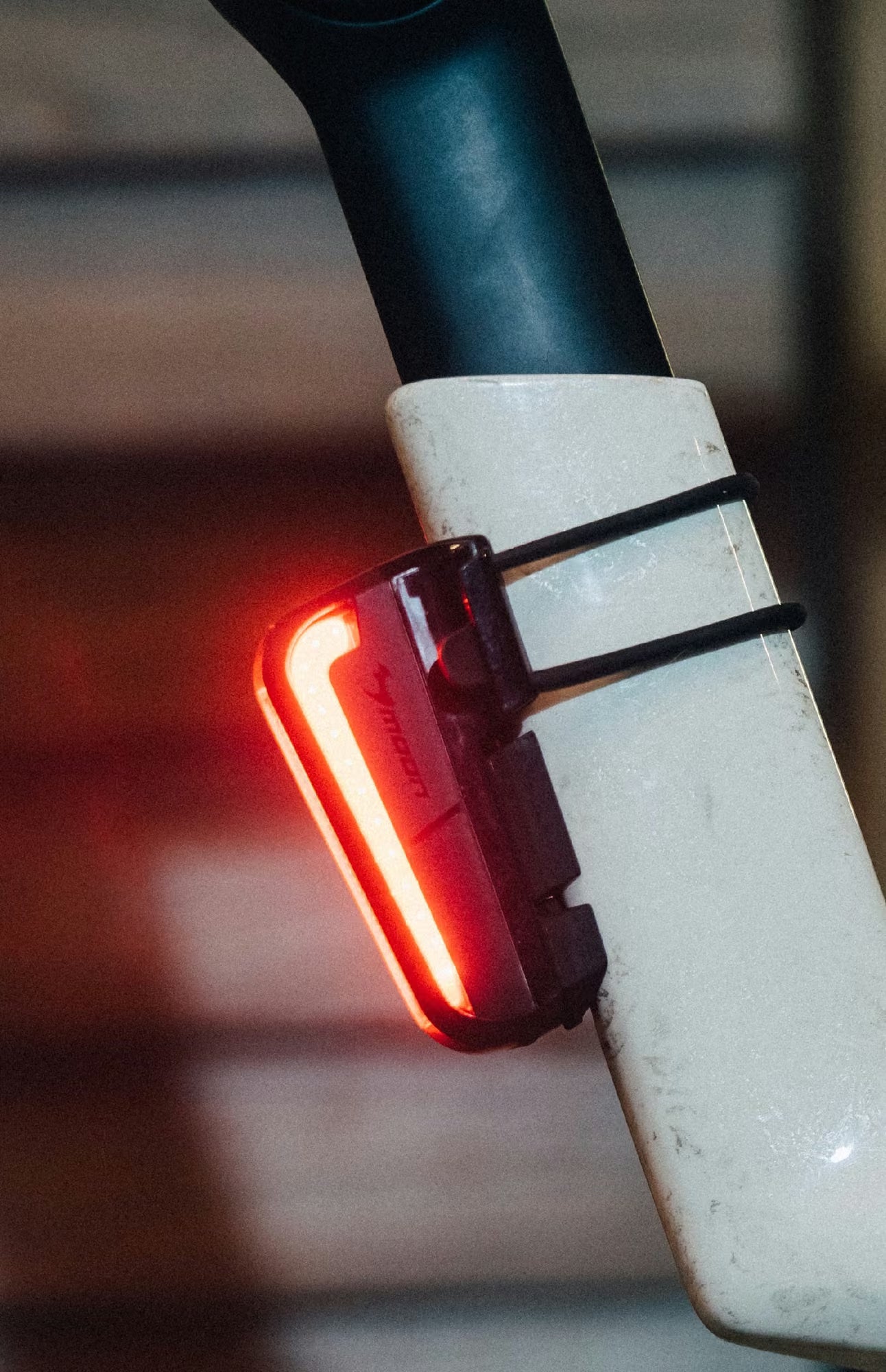 Moon Light Cerberus Sense Rear VLS 150 Lumen