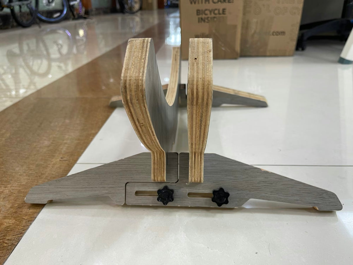 X-LAB XDS Plywood Adjustable Width Bike Display Stand